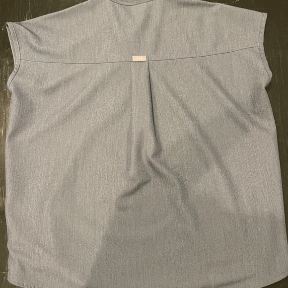 Figs women's rafeala oversized scrub top--XS, heather denim - Picture 3 of 3